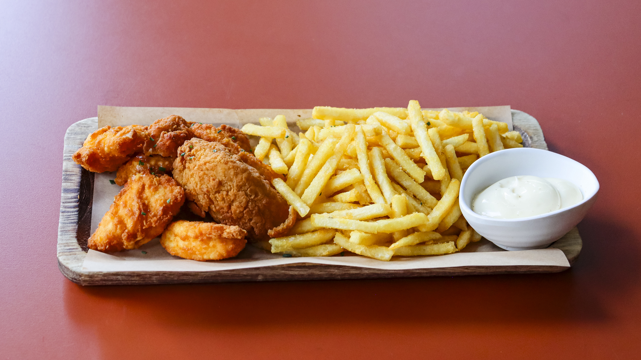 Nuggets με πατατες